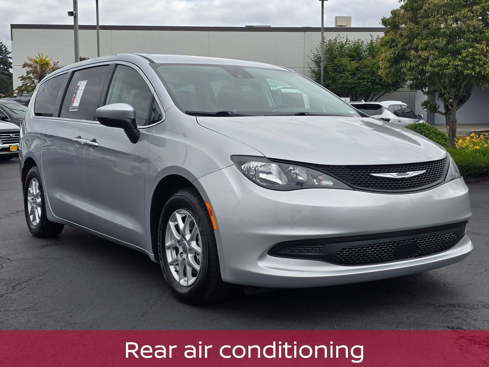2023 Chrysler Voyager LX