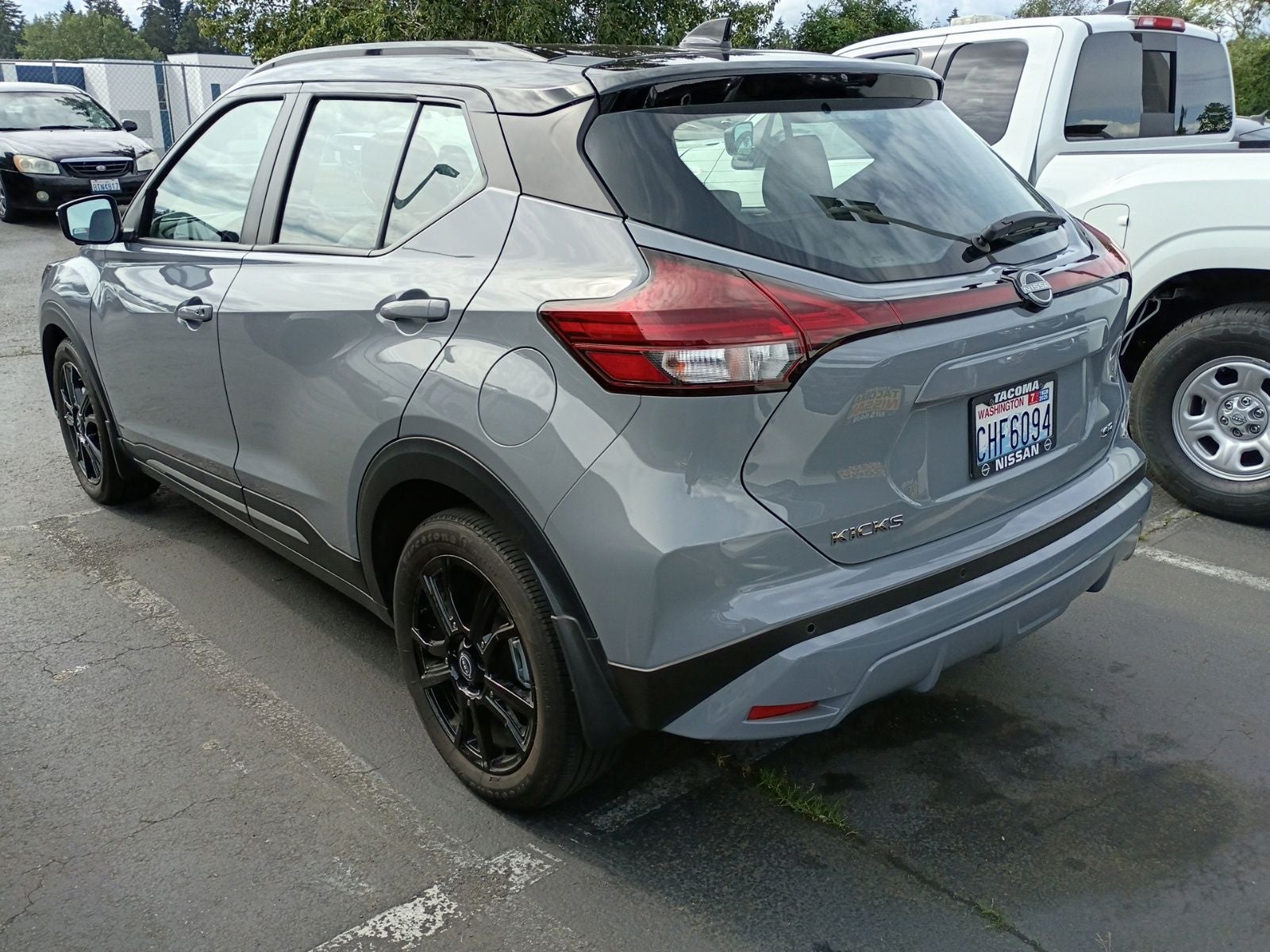 2023 Nissan Kicks SR