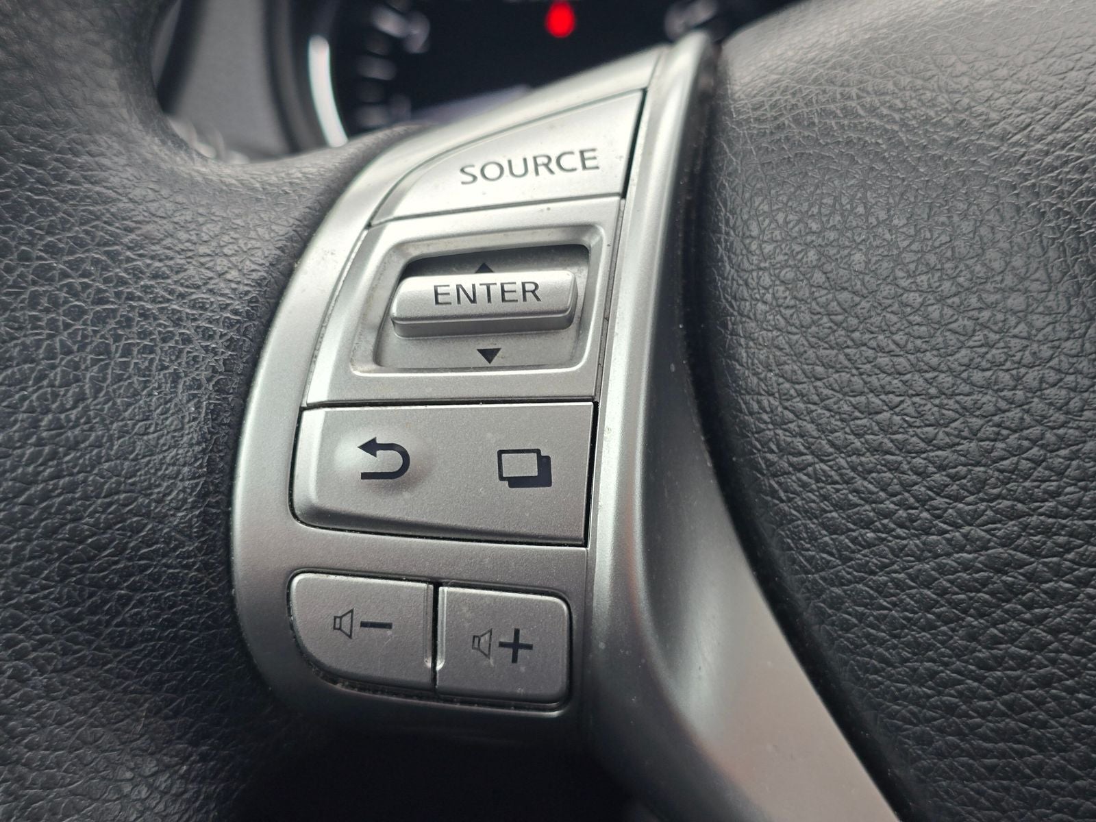 2015 Nissan Rogue SV