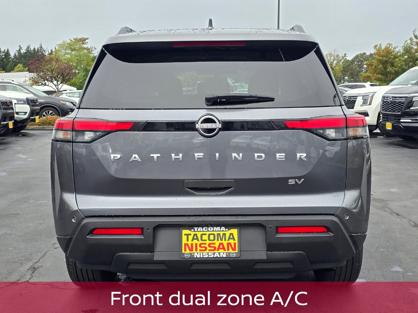 2024 Nissan Pathfinder SV