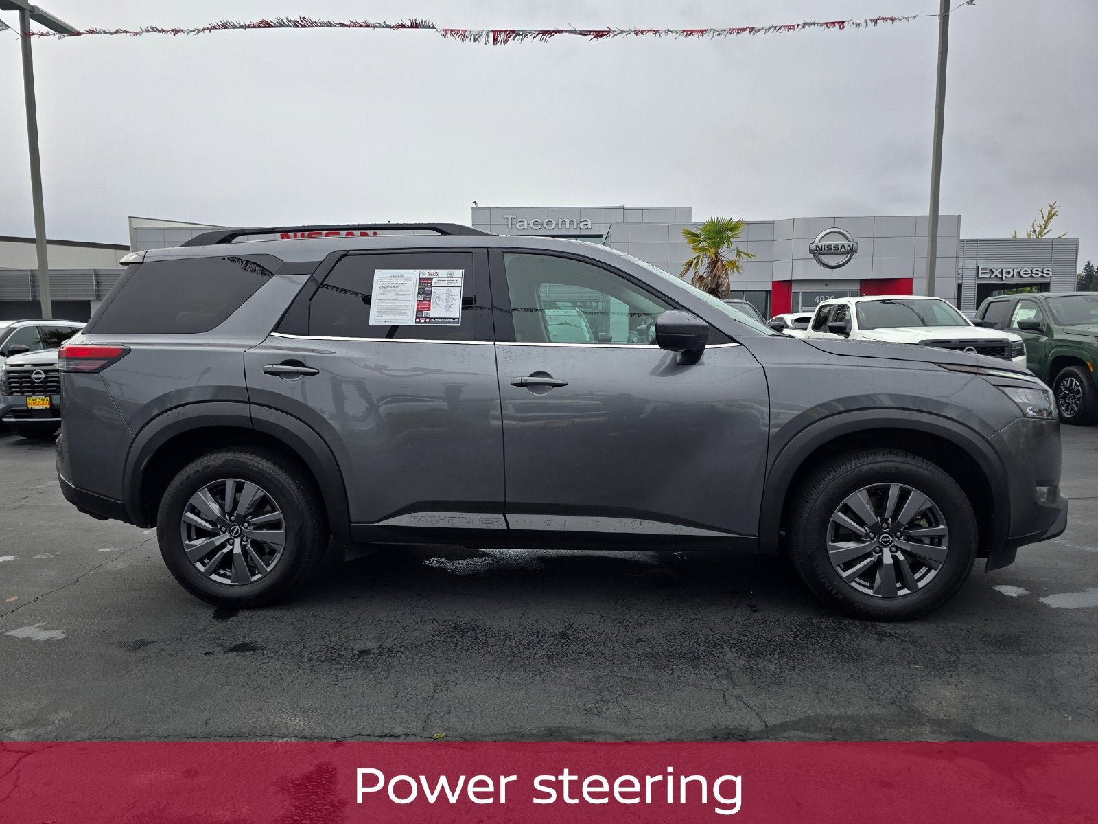 2024 Nissan Pathfinder SV