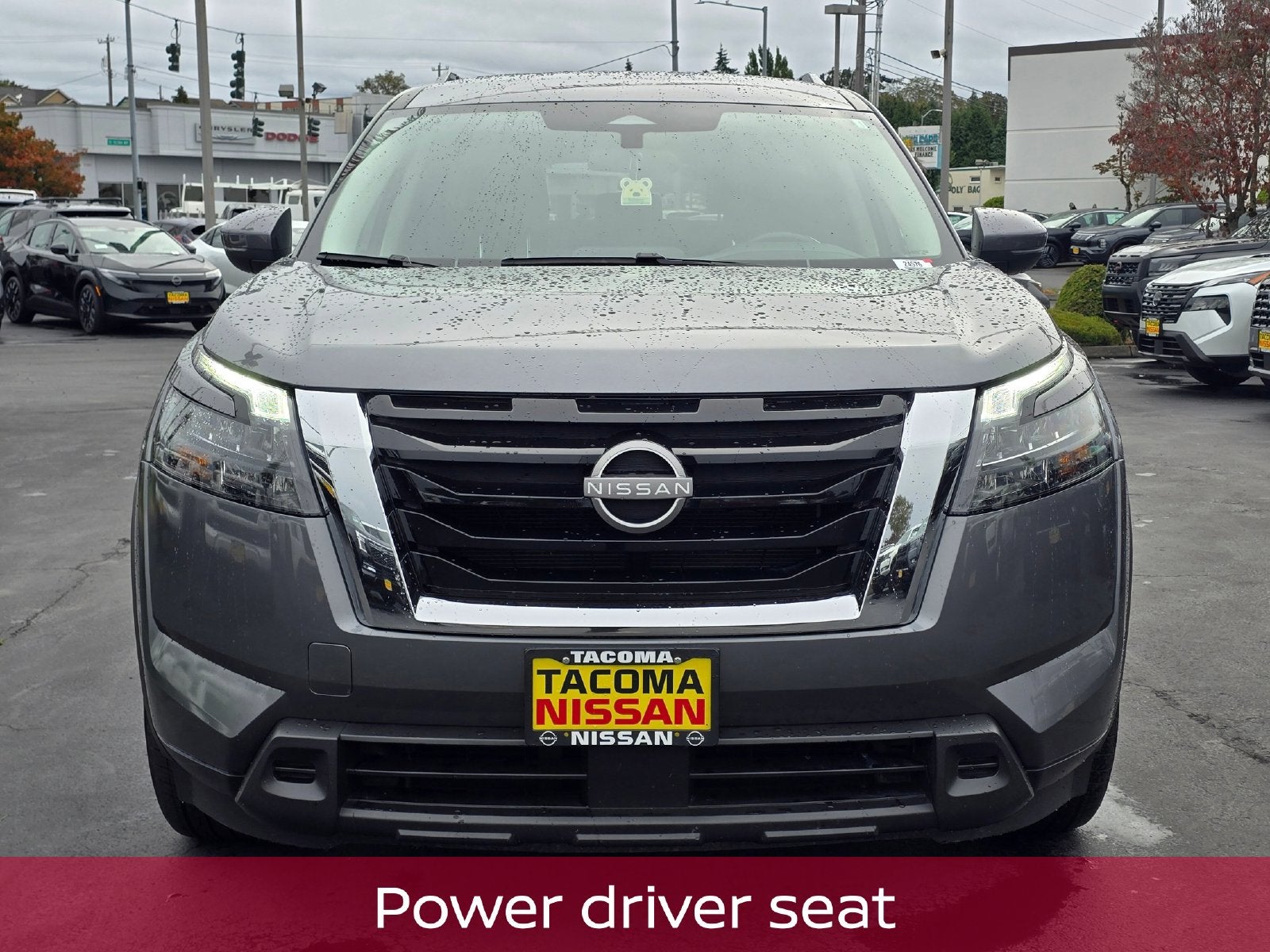 2024 Nissan Pathfinder SV