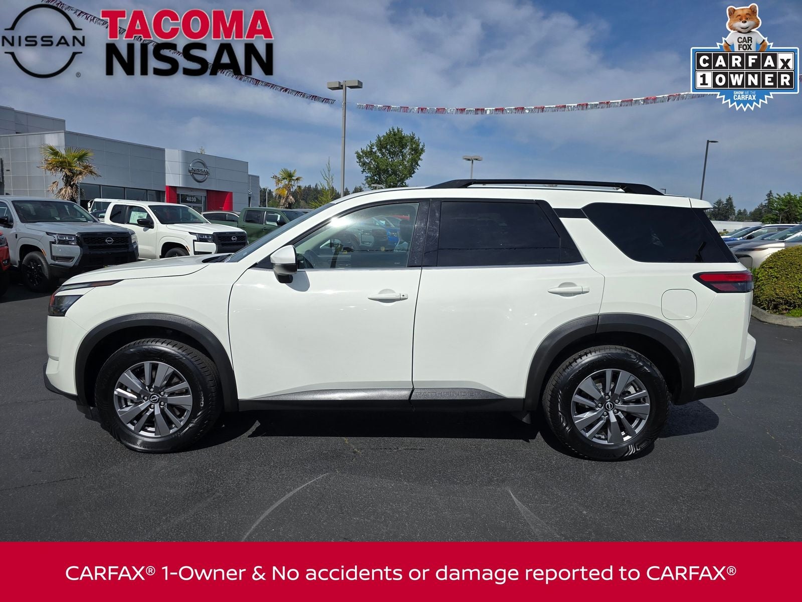 2025 Nissan Pathfinder SV