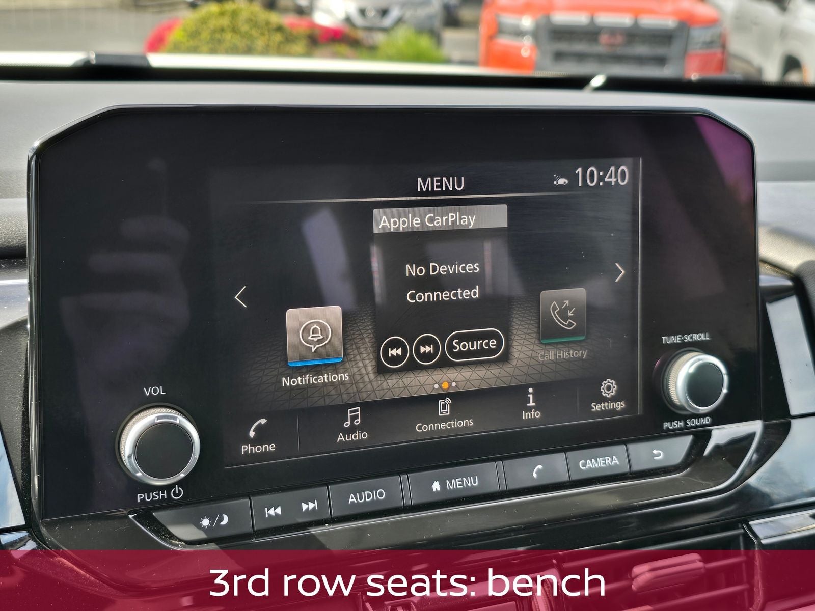 2025 Nissan Pathfinder SV