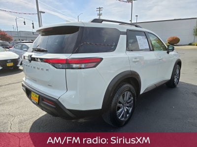 2025 Nissan Pathfinder SV