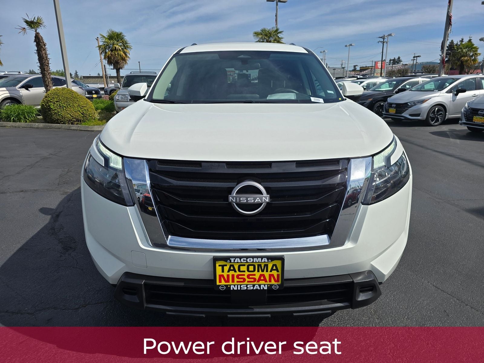 2025 Nissan Pathfinder SV