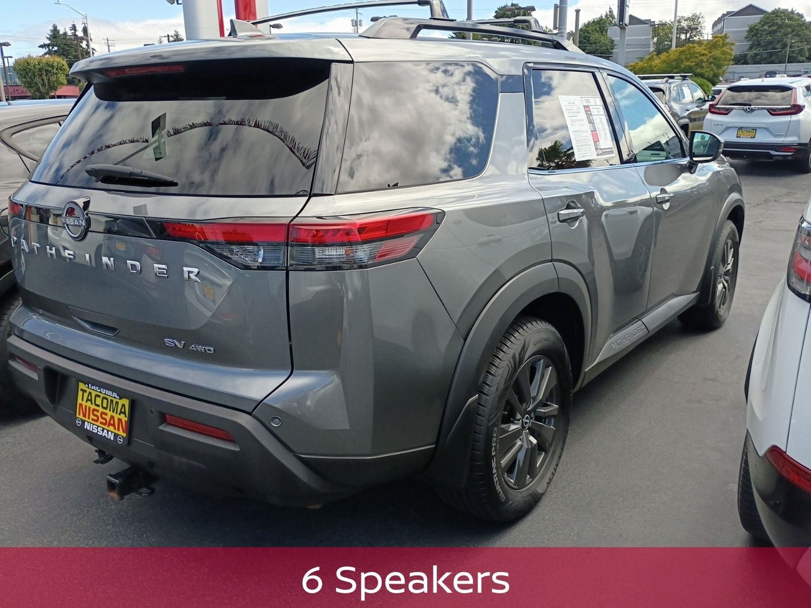 2022 Nissan Pathfinder SV