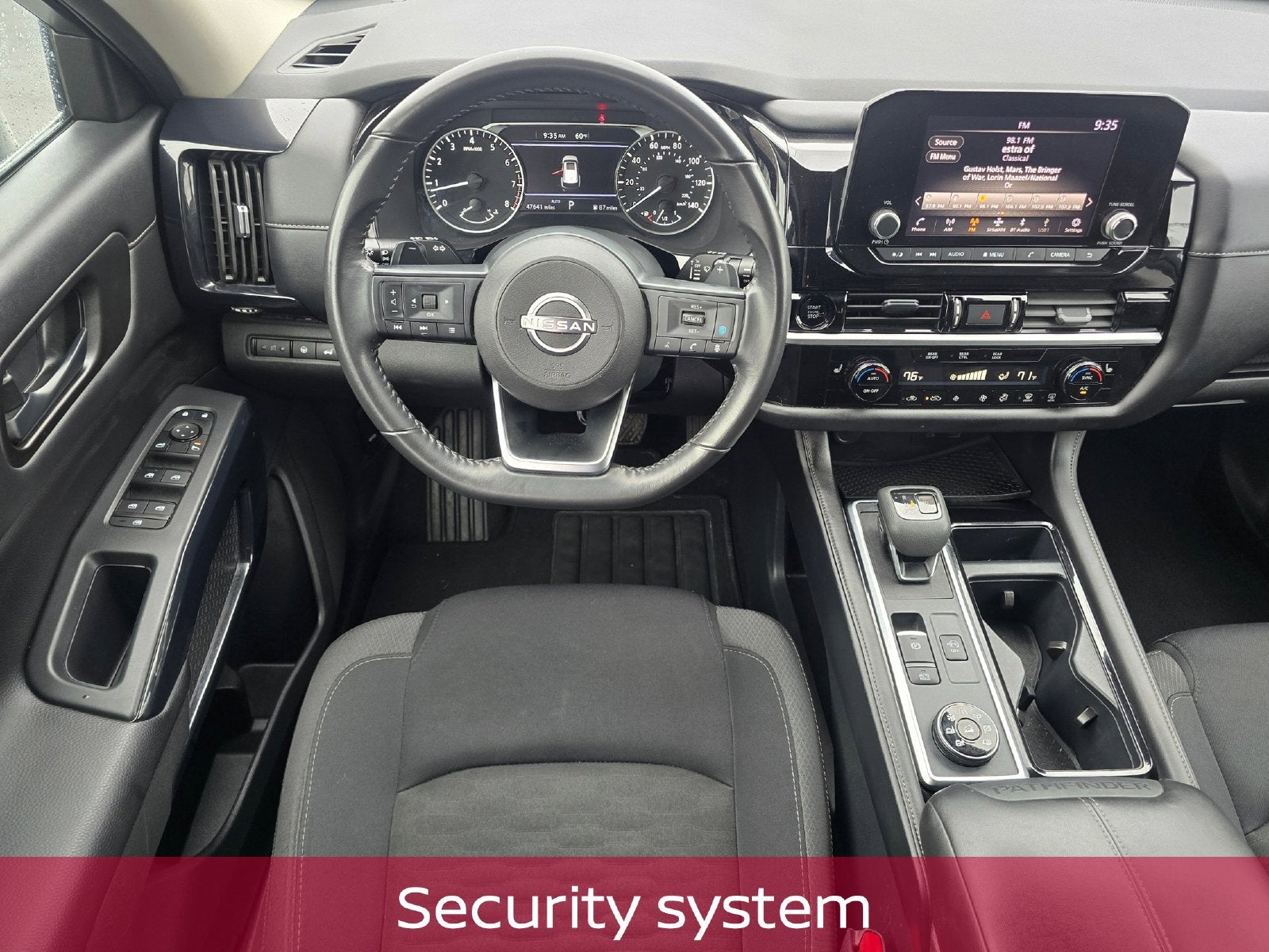 2025 Nissan Pathfinder SV