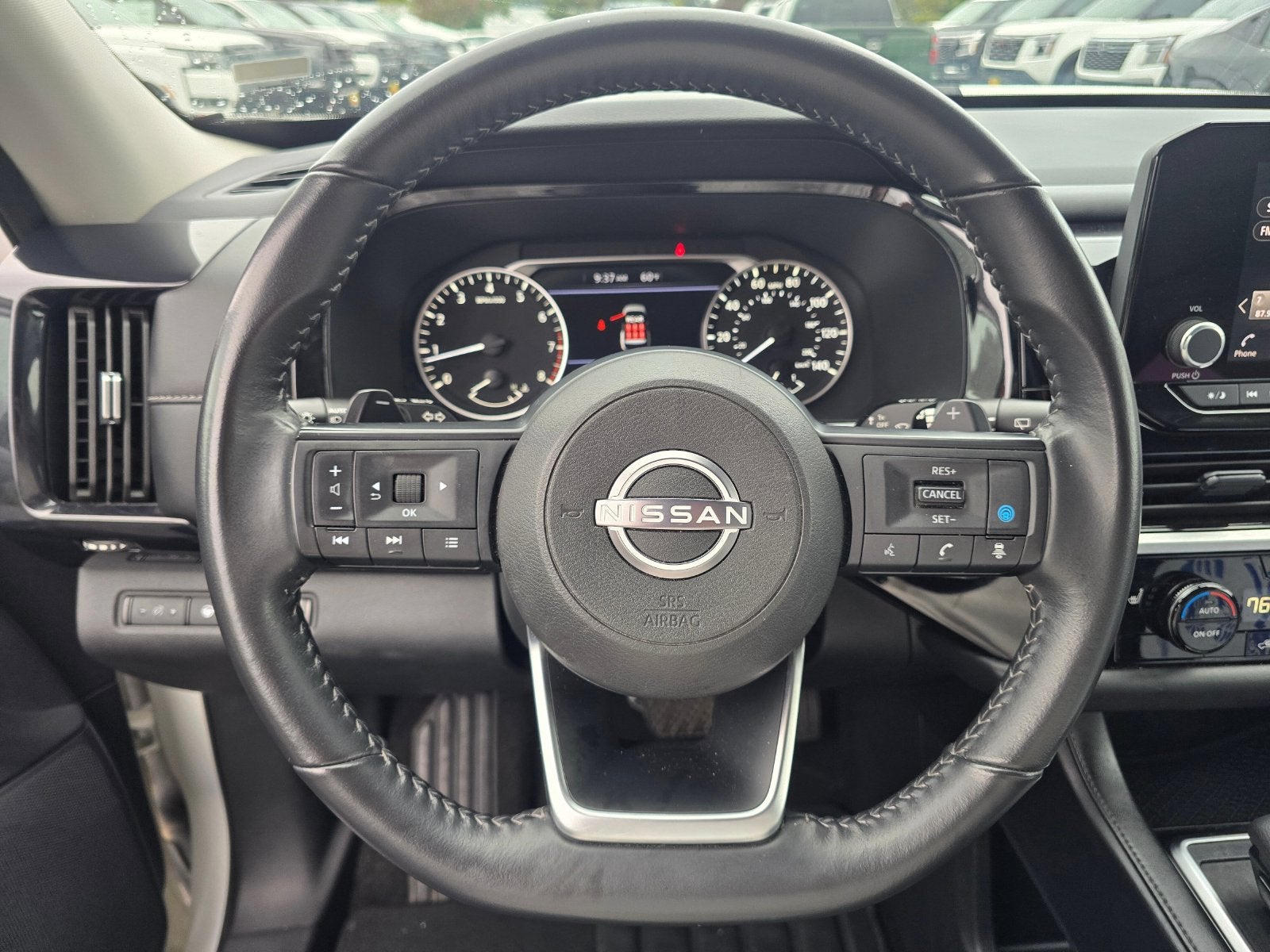 2025 Nissan Pathfinder SV