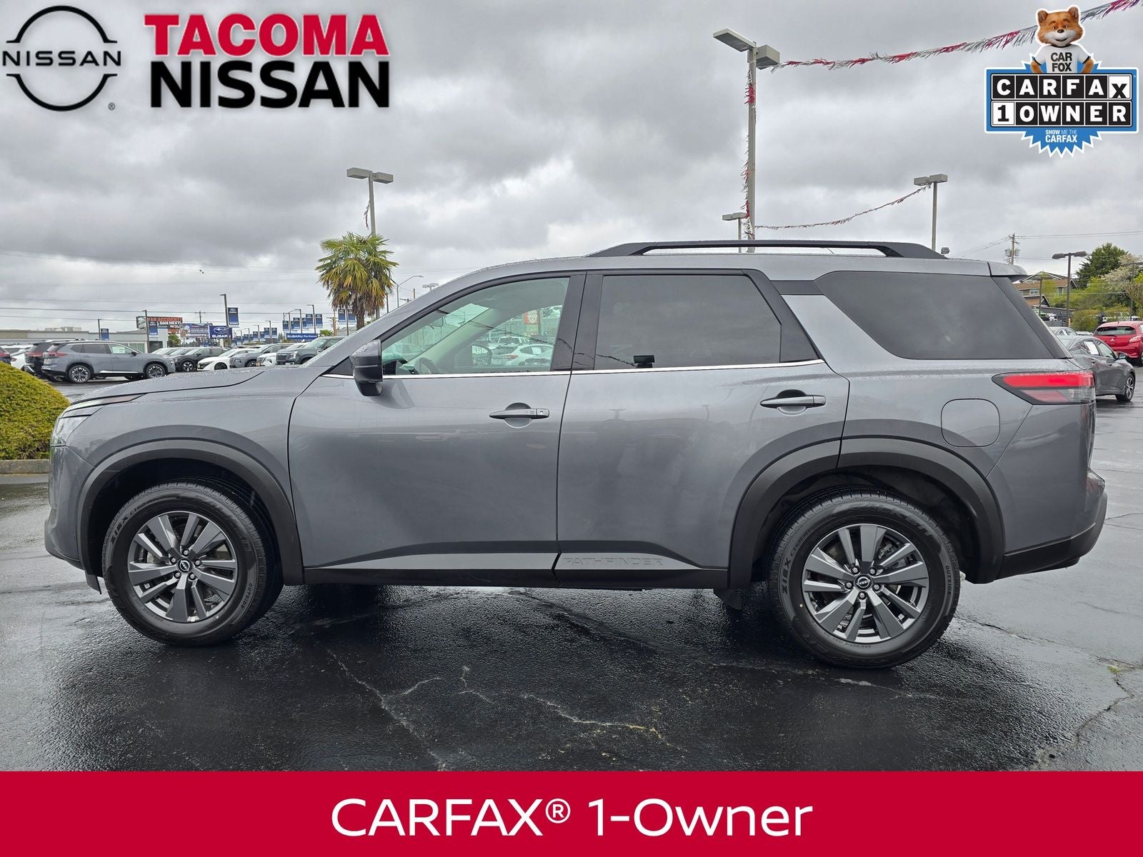 2024 Nissan Pathfinder SV
