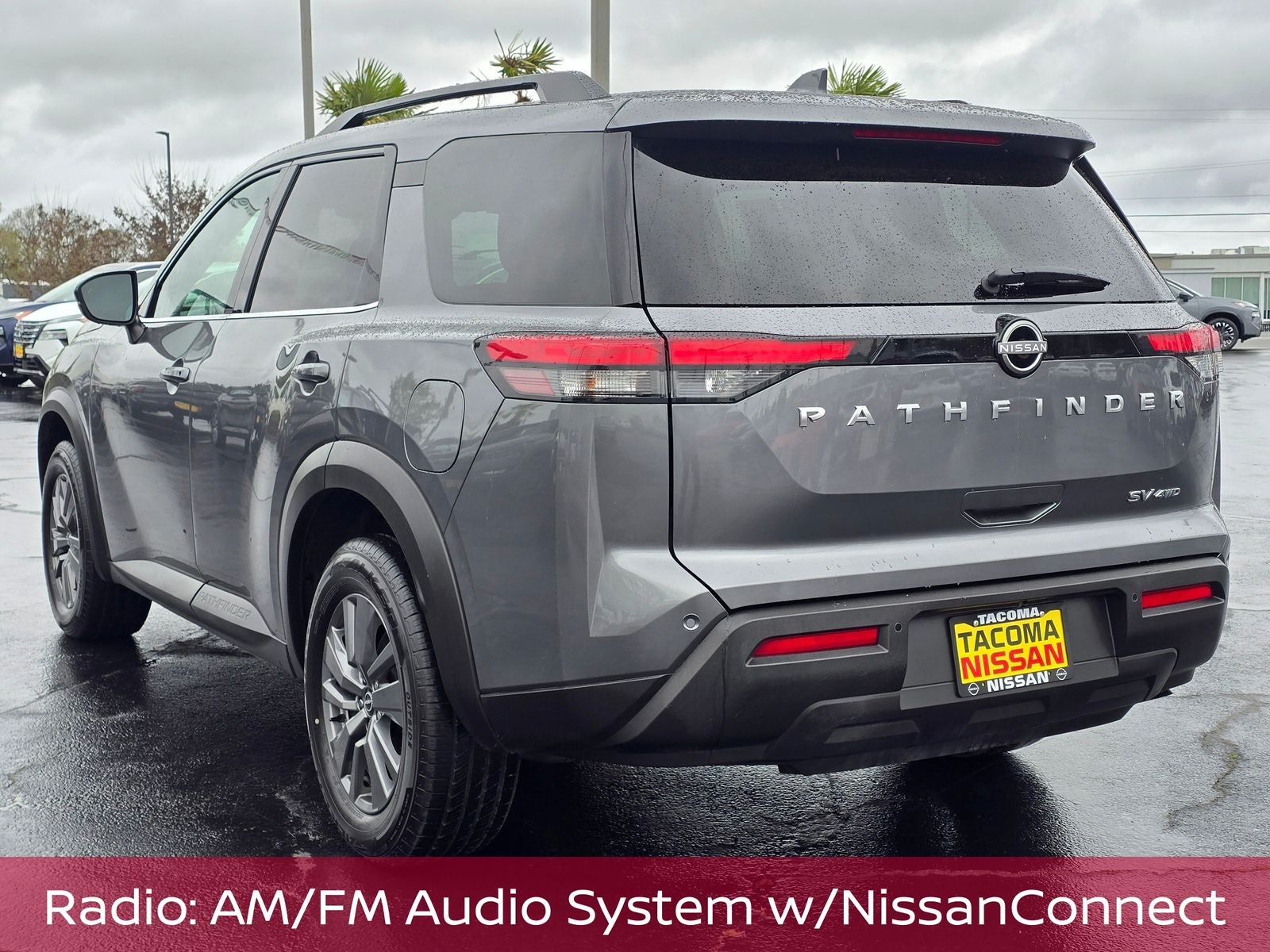 2024 Nissan Pathfinder SV