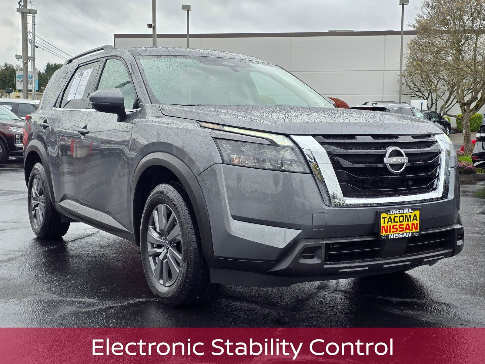 2024 Nissan Pathfinder SV