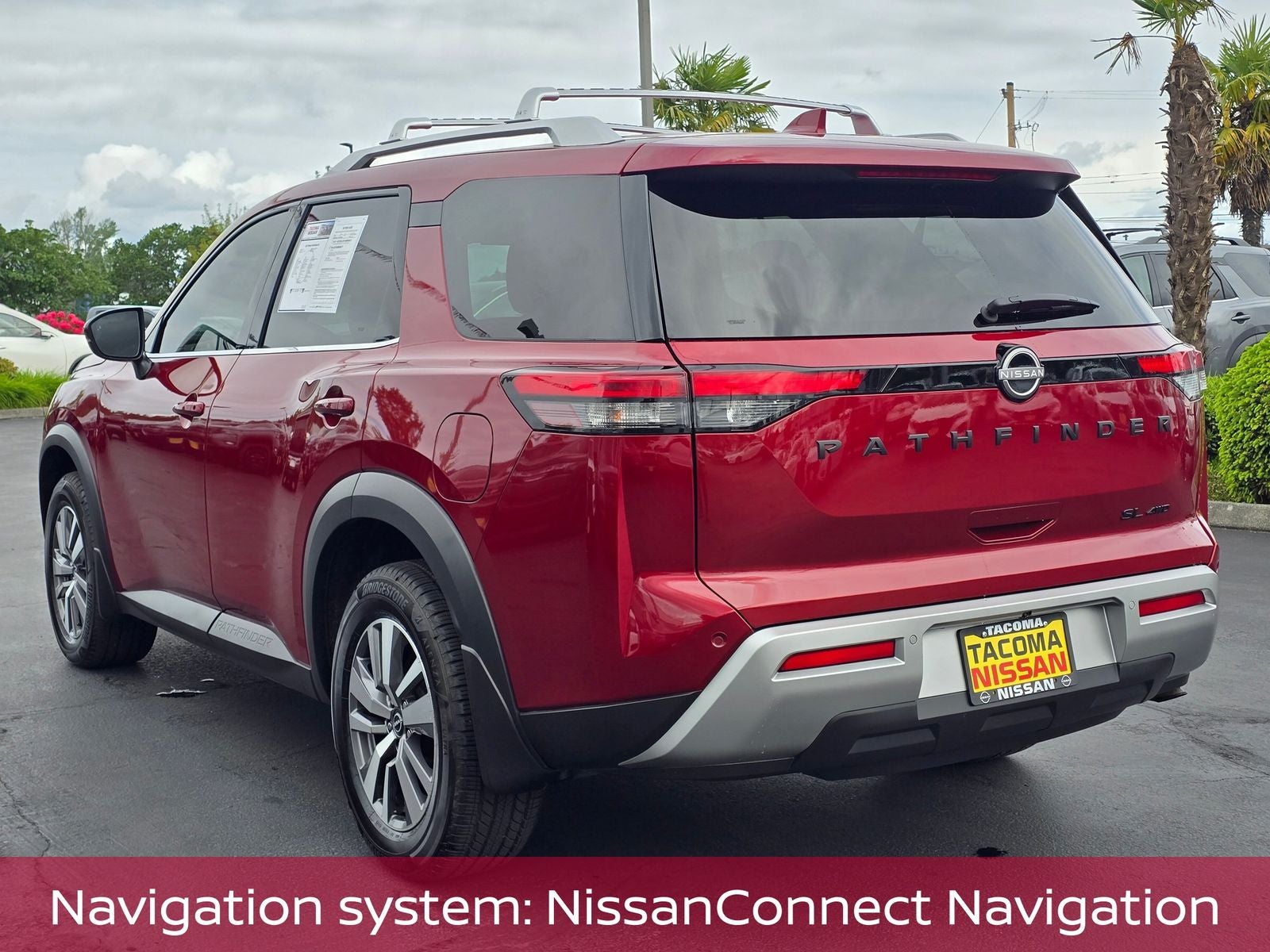 2023 Nissan Pathfinder SL