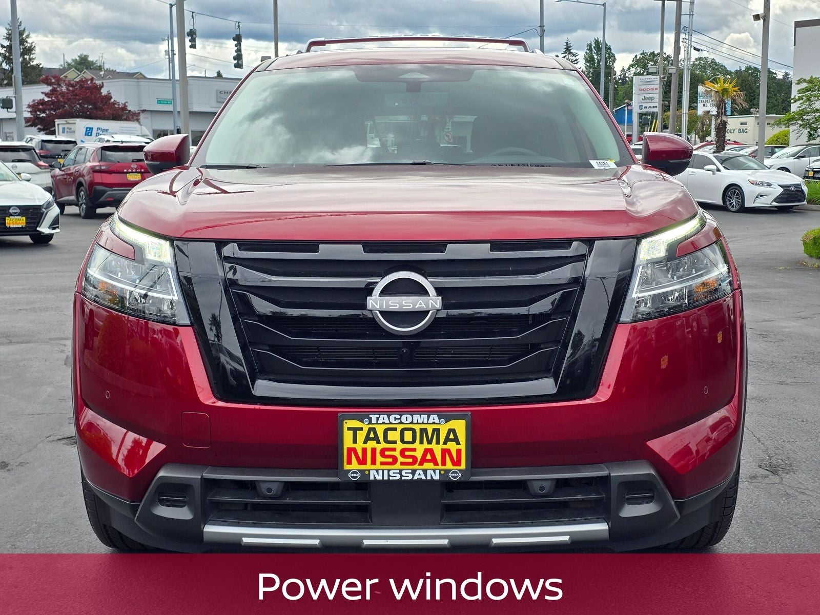 2023 Nissan Pathfinder SL