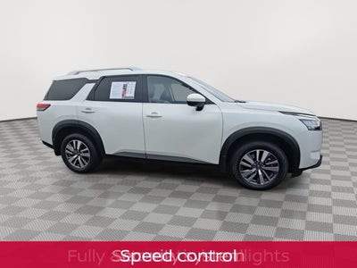 2022 Nissan Pathfinder SL