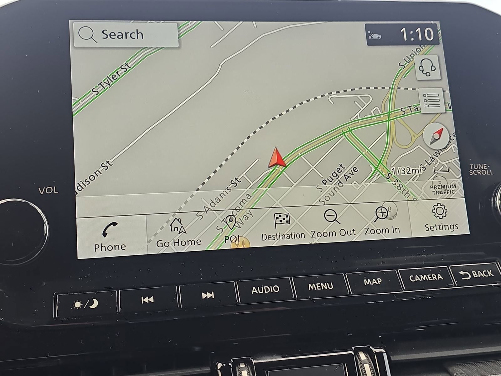 2022 Nissan Pathfinder SL