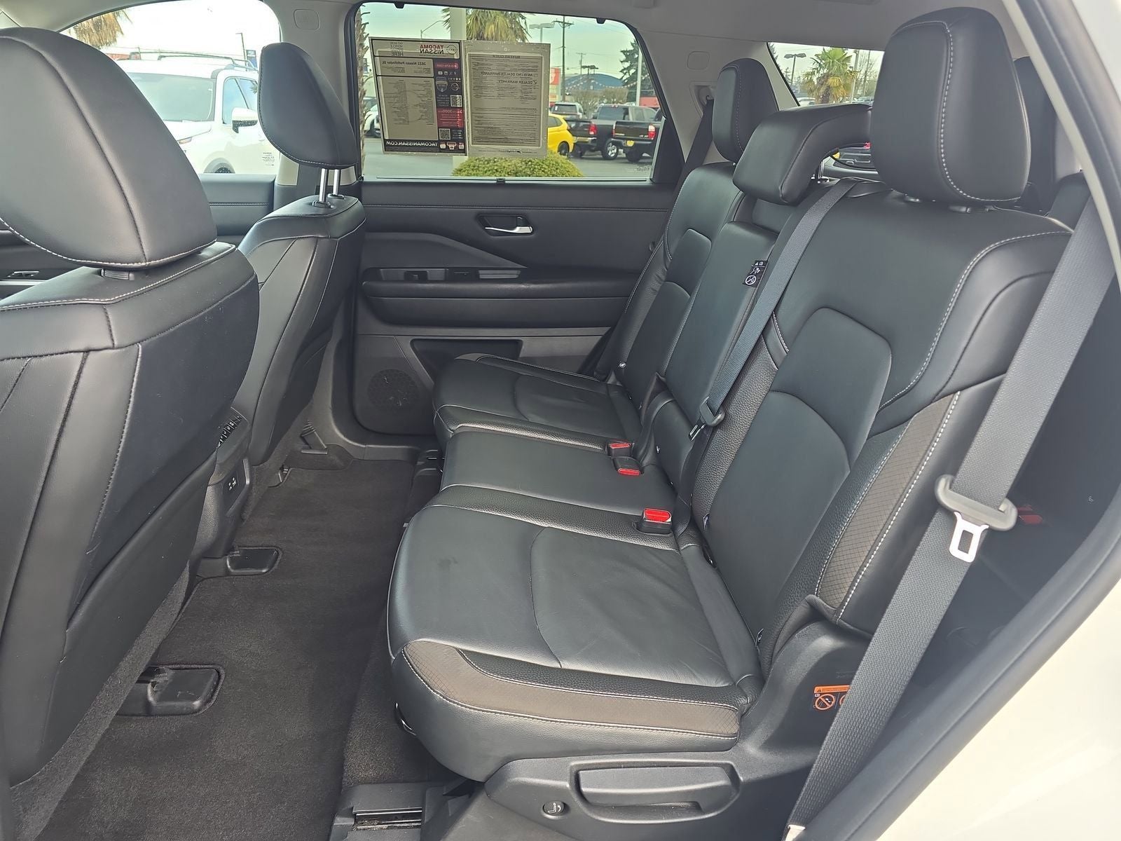 2022 Nissan Pathfinder SL