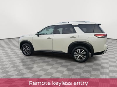 2022 Nissan Pathfinder SL