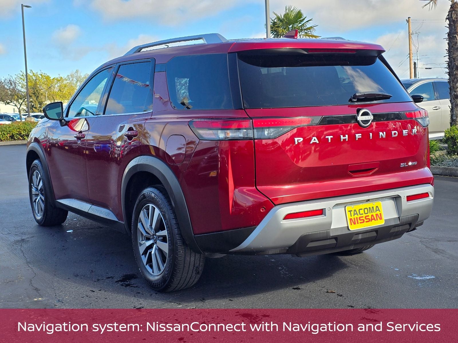 2025 Nissan Pathfinder SL
