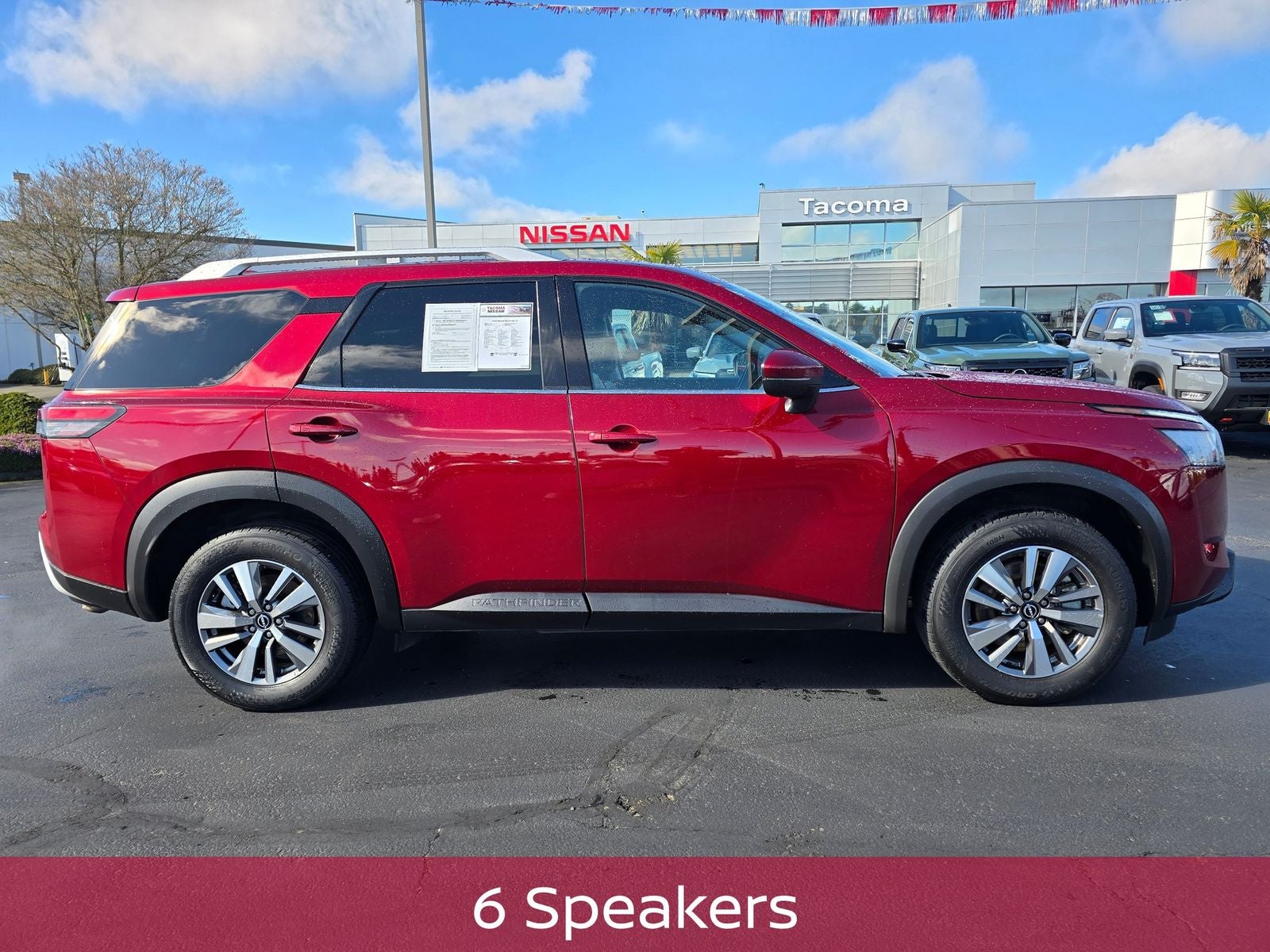 2025 Nissan Pathfinder SL
