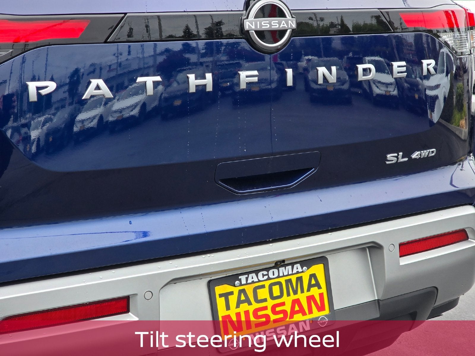 2025 Nissan Pathfinder SL