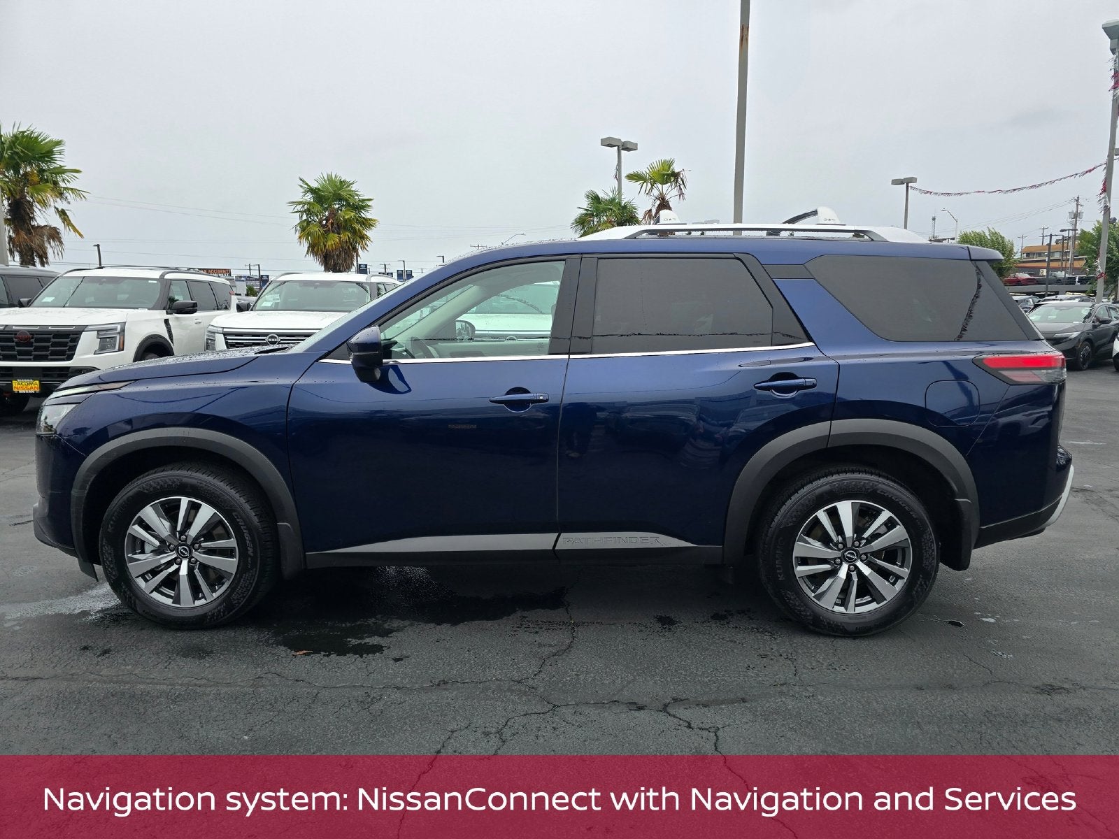 2025 Nissan Pathfinder SL