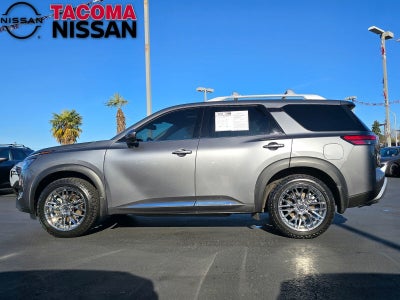 2022 Nissan Pathfinder Platinum