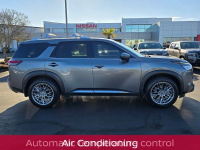 2022 Nissan Pathfinder Platinum
