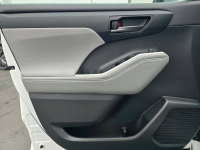 2022 Toyota Highlander LE