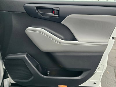 2022 Toyota Highlander LE