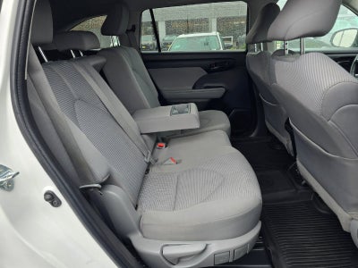 2022 Toyota Highlander LE