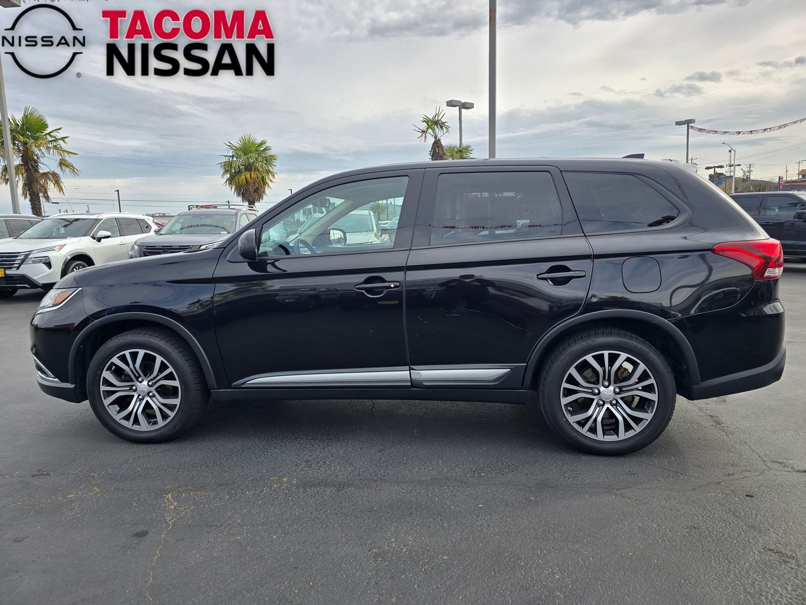 2017 Mitsubishi Outlander ES