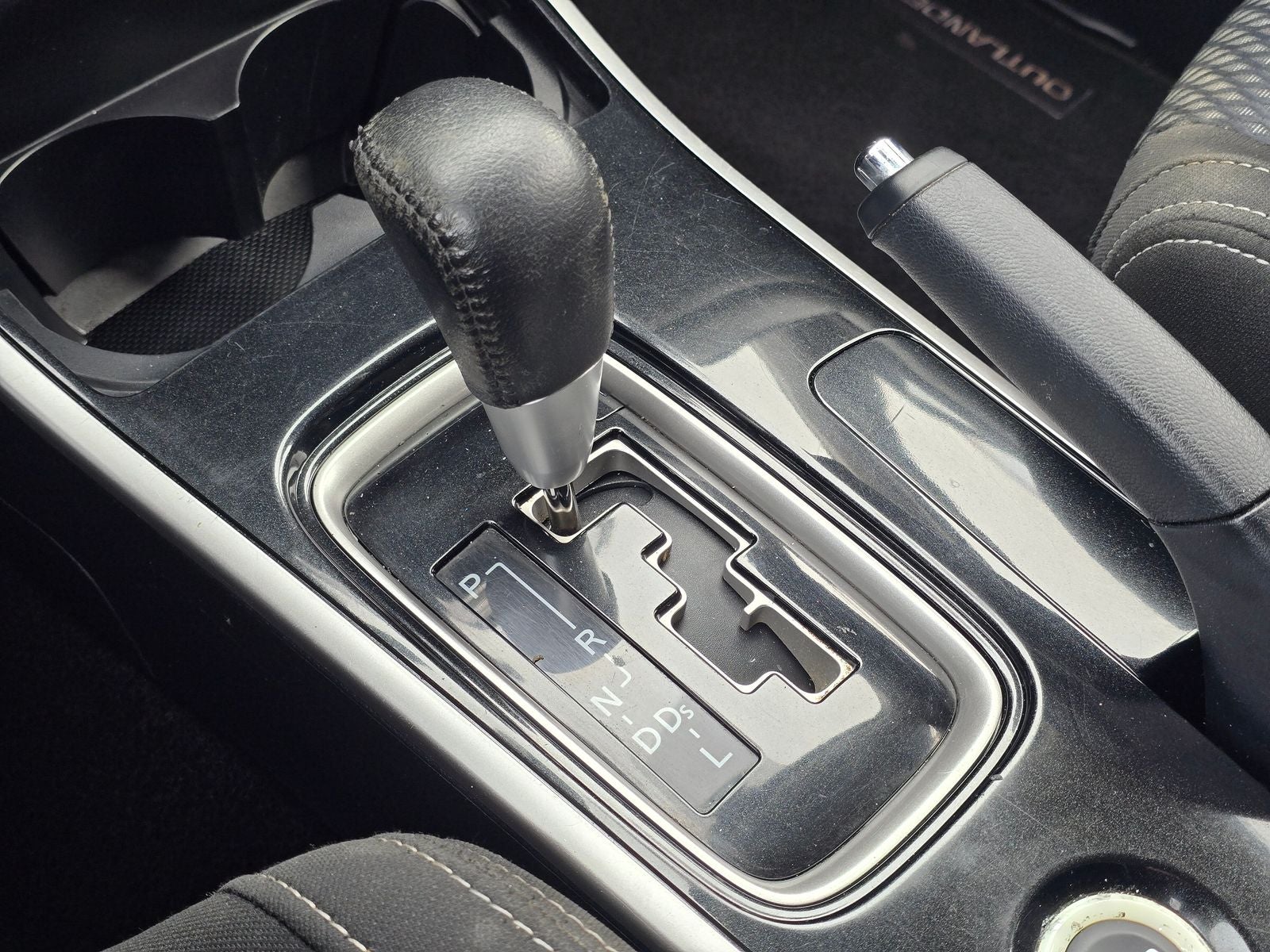 2017 Mitsubishi Outlander ES