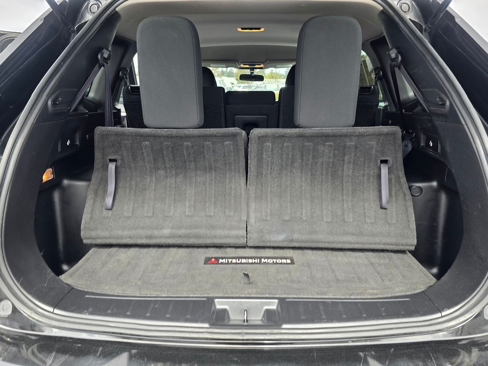 2022 Mitsubishi Outlander ES