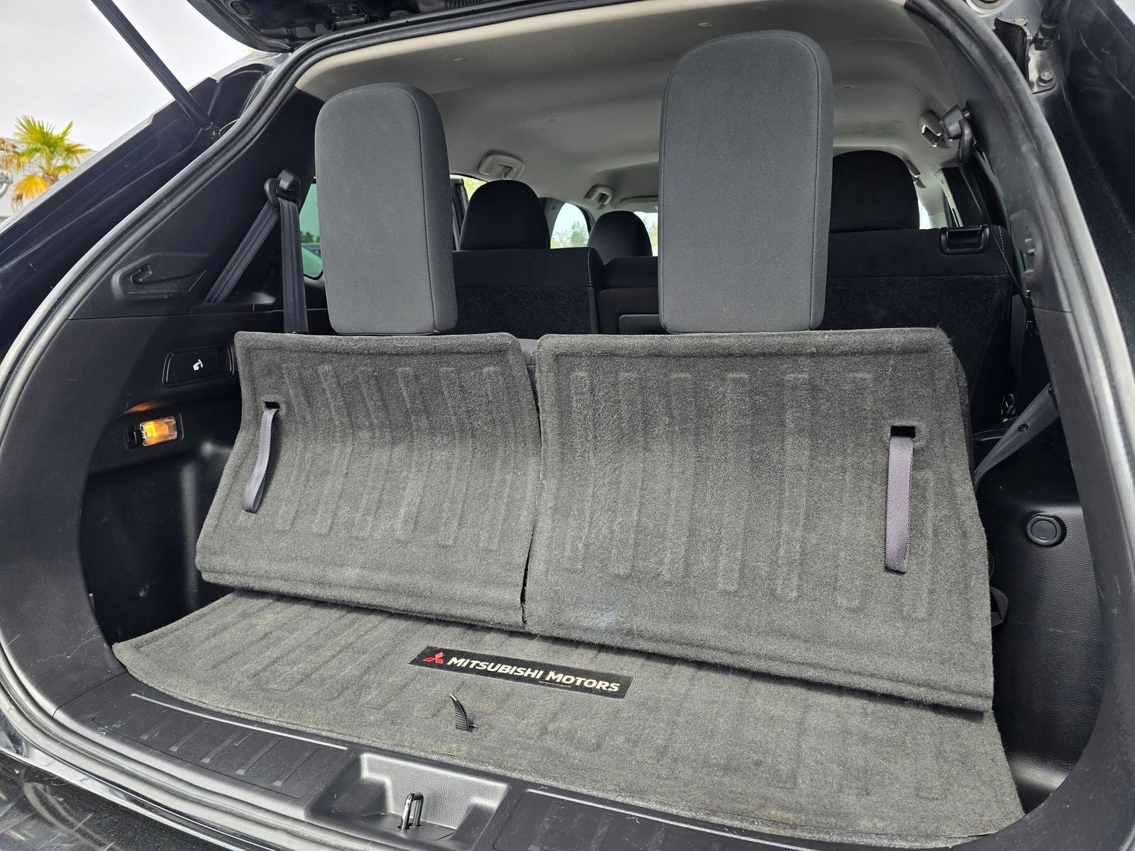 2022 Mitsubishi Outlander ES