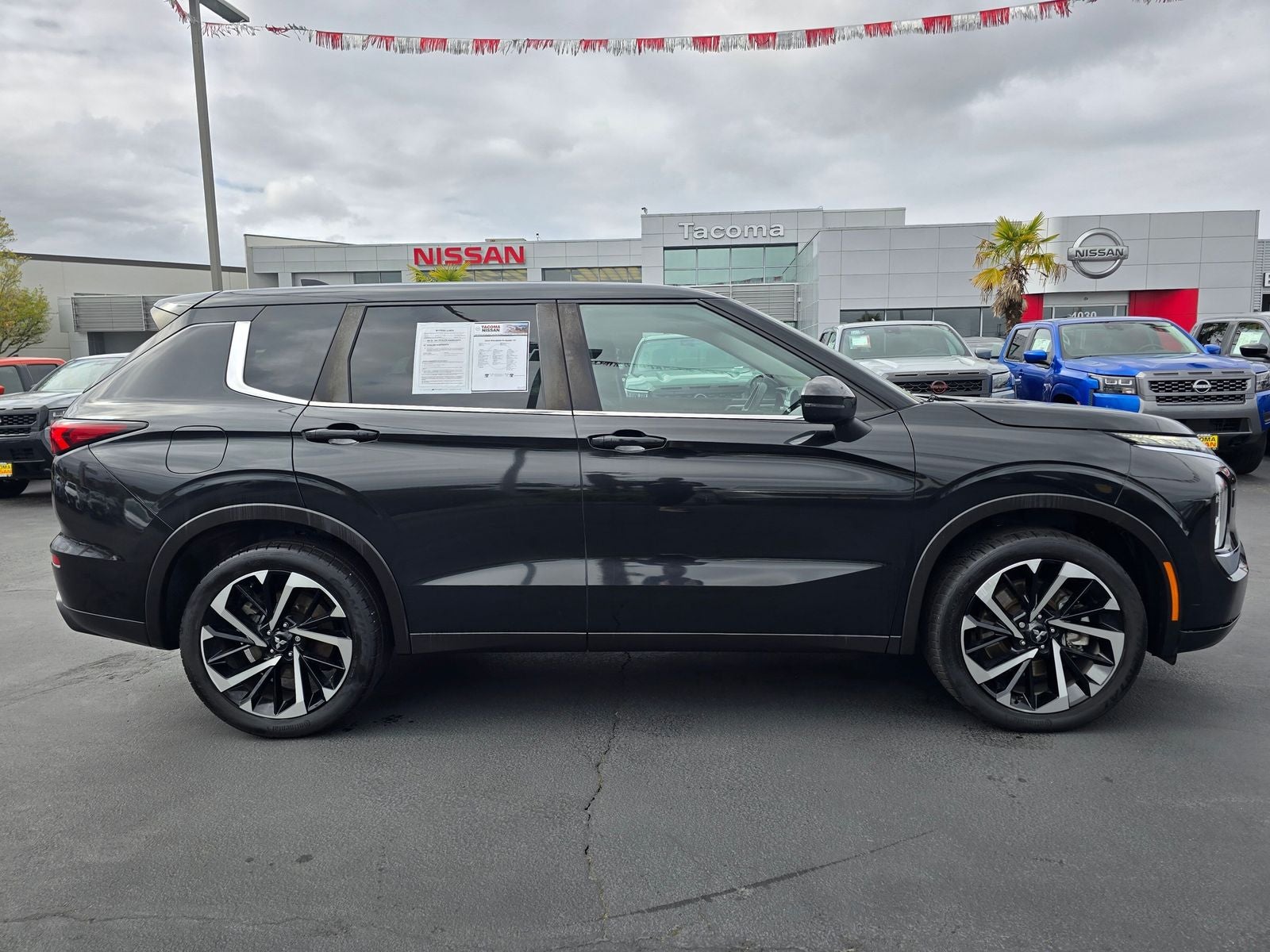 2022 Mitsubishi Outlander ES
