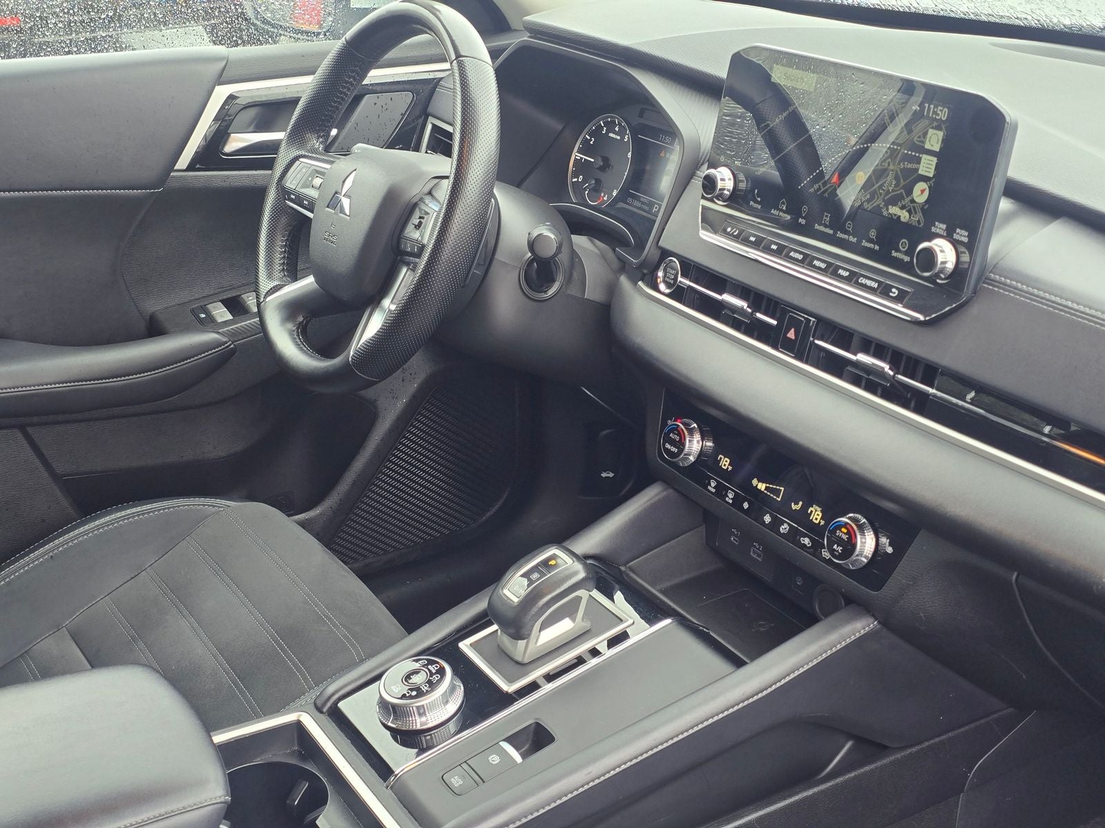 2024 Mitsubishi Outlander SE