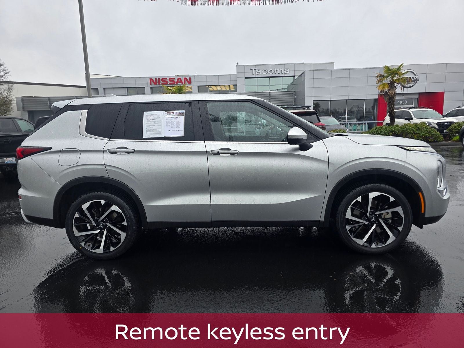 2024 Mitsubishi Outlander SE