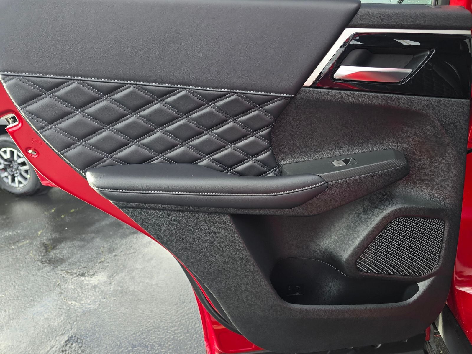 2024 Mitsubishi Outlander PHEV SEL