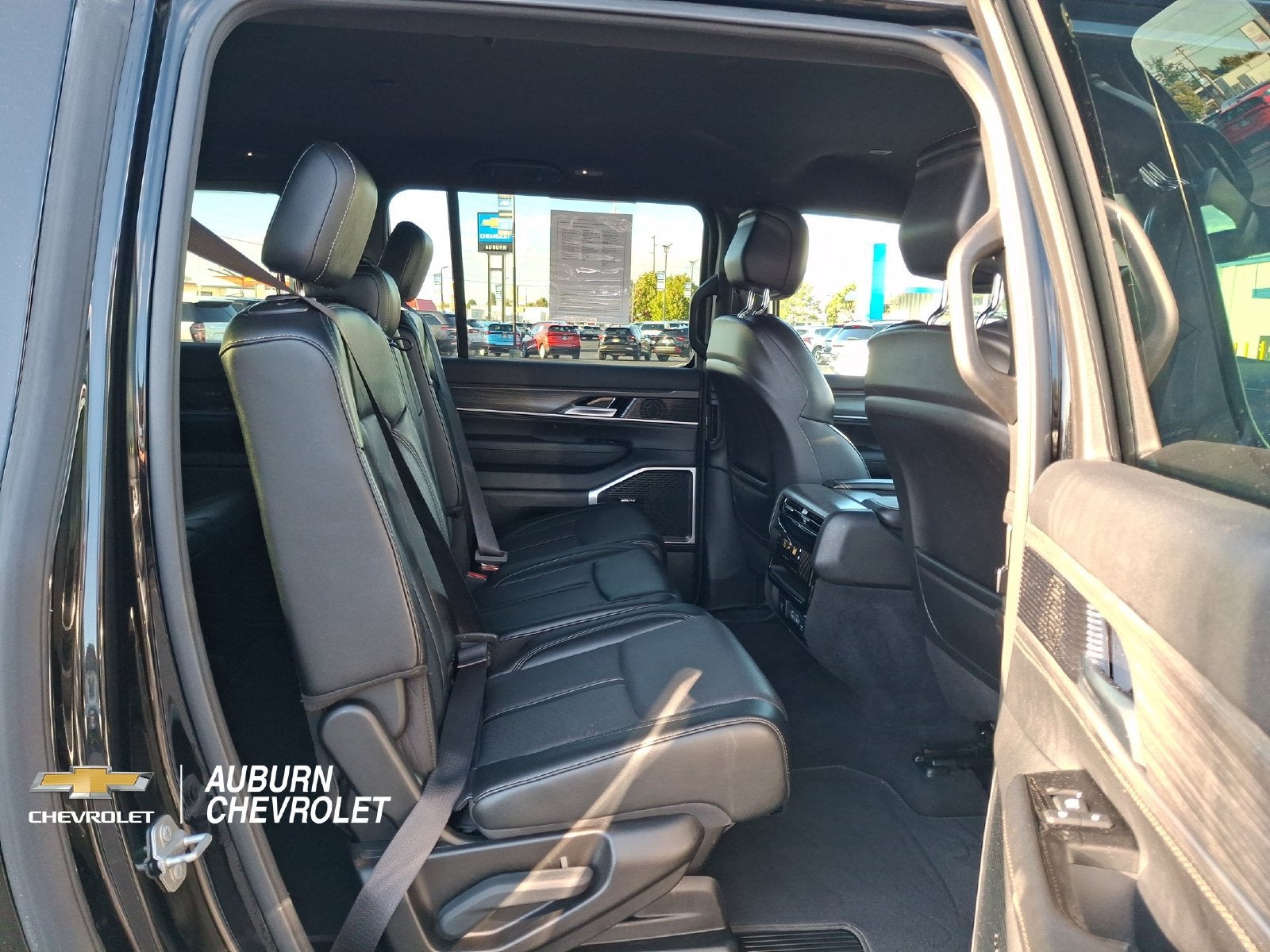 2024 Jeep Wagoneer L Series II