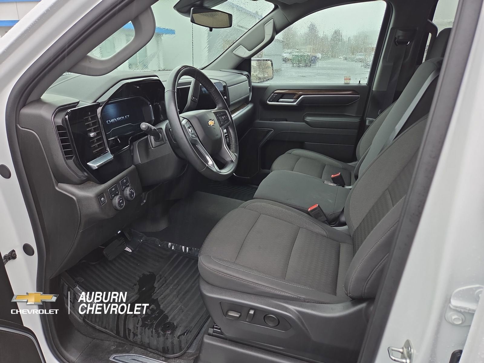 2025 Chevrolet Silverado 1500 LT LT1