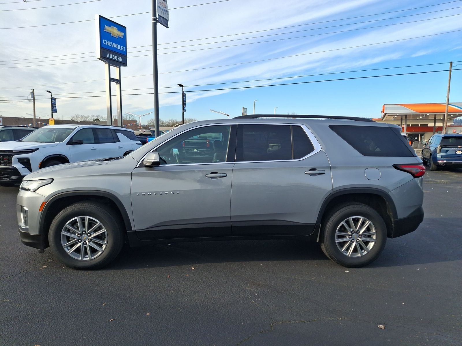 2023 Chevrolet Traverse LT Leather