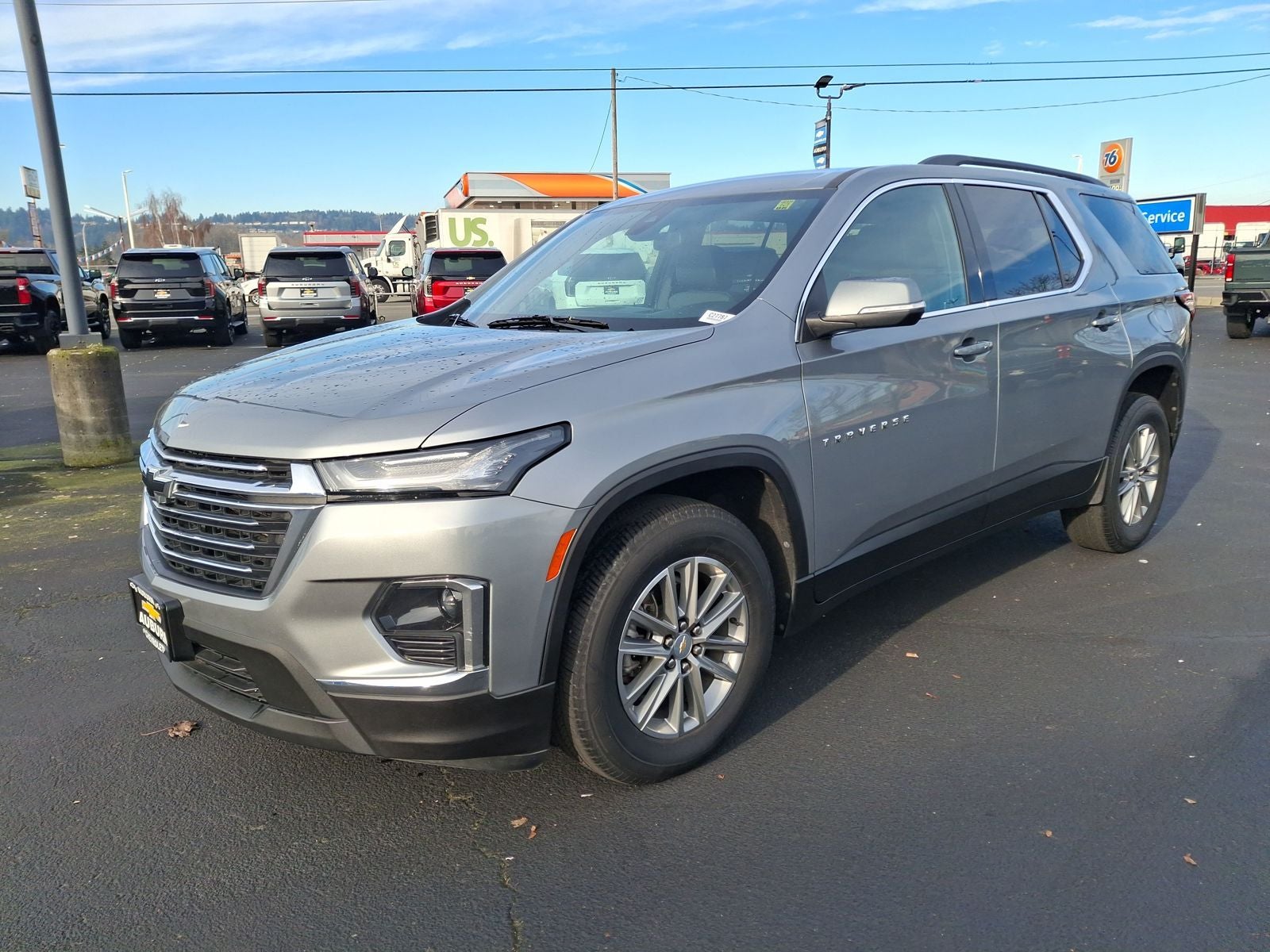 2023 Chevrolet Traverse LT Leather