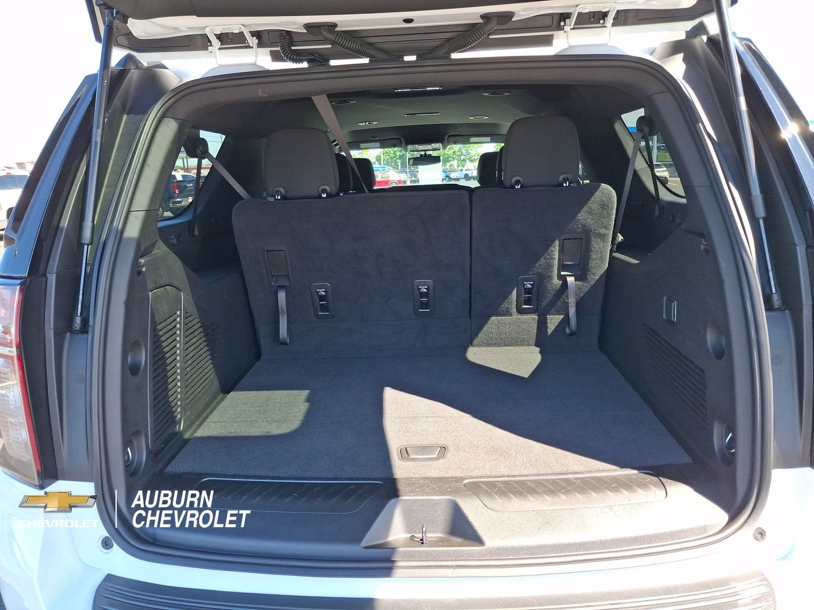 2022 Chevrolet Suburban LS