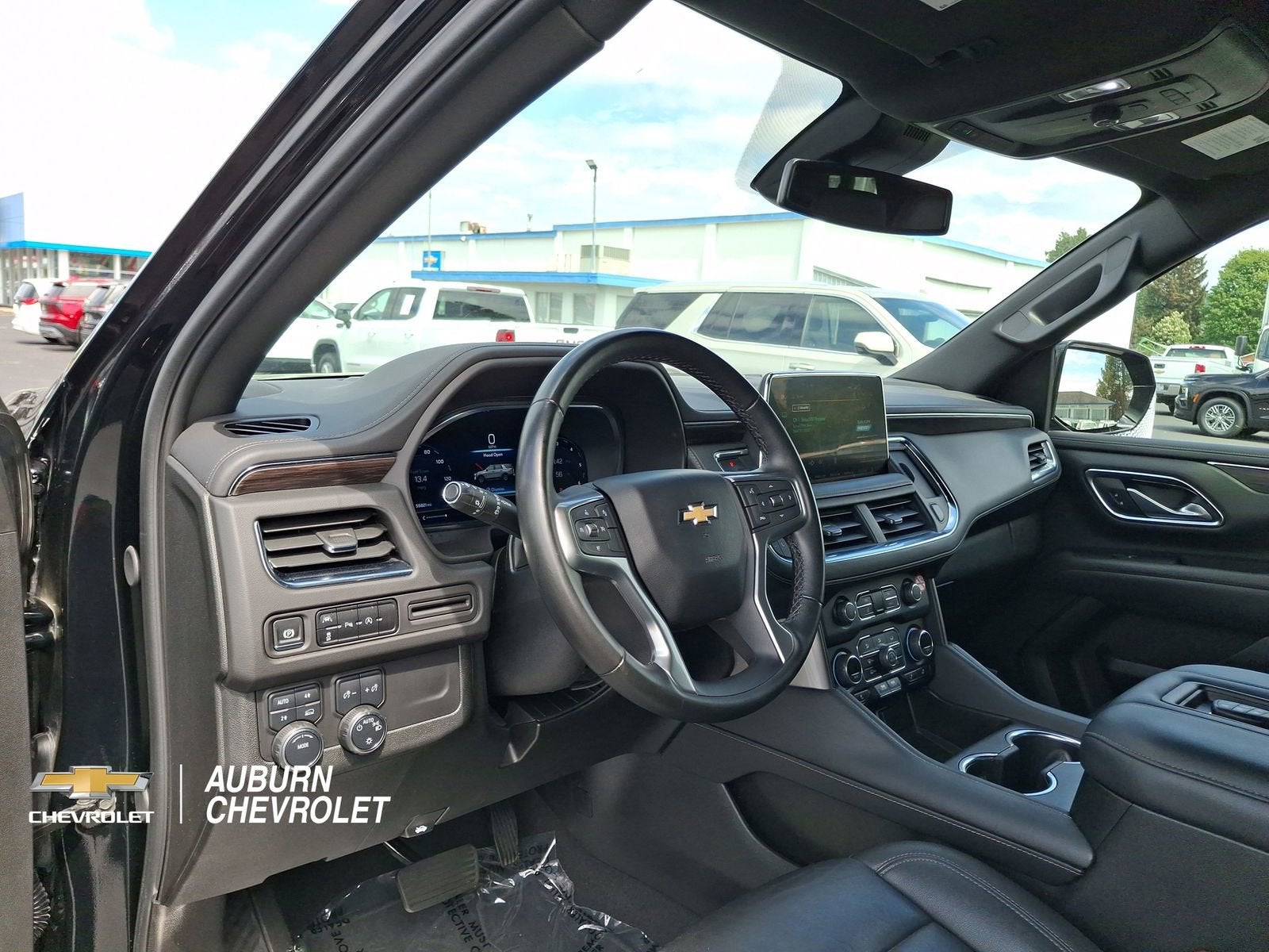 2024 Chevrolet Suburban LT