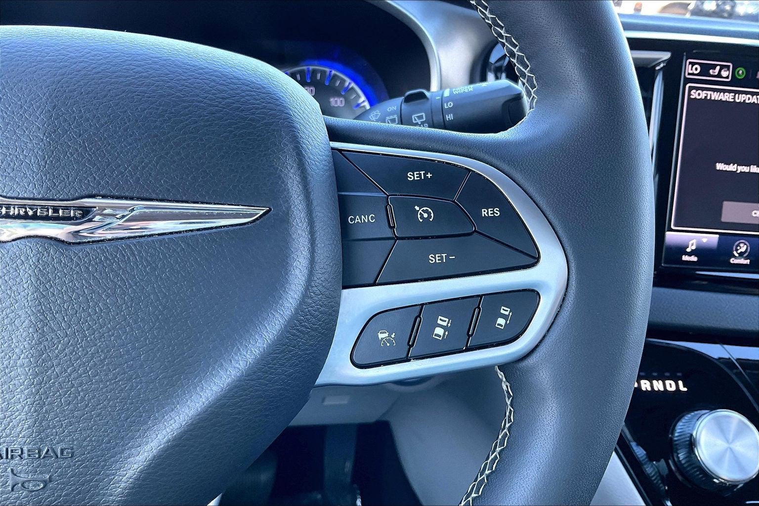 2024 Chrysler Pacifica Touring L