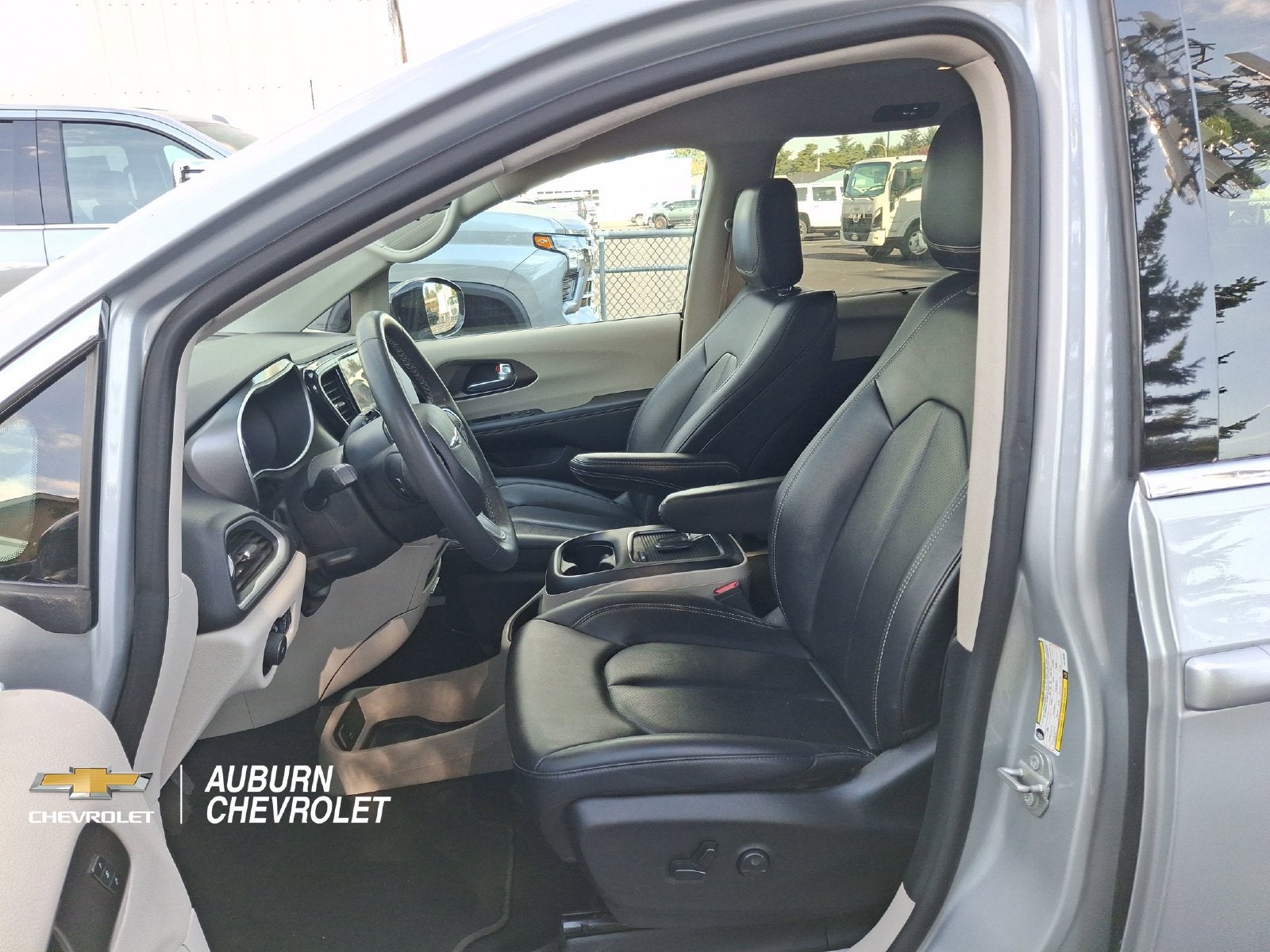 2024 Chrysler Pacifica Touring L