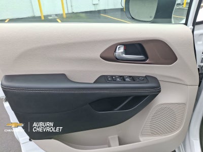 2024 Chrysler Voyager LX
