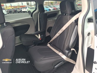 2024 Chrysler Voyager LX