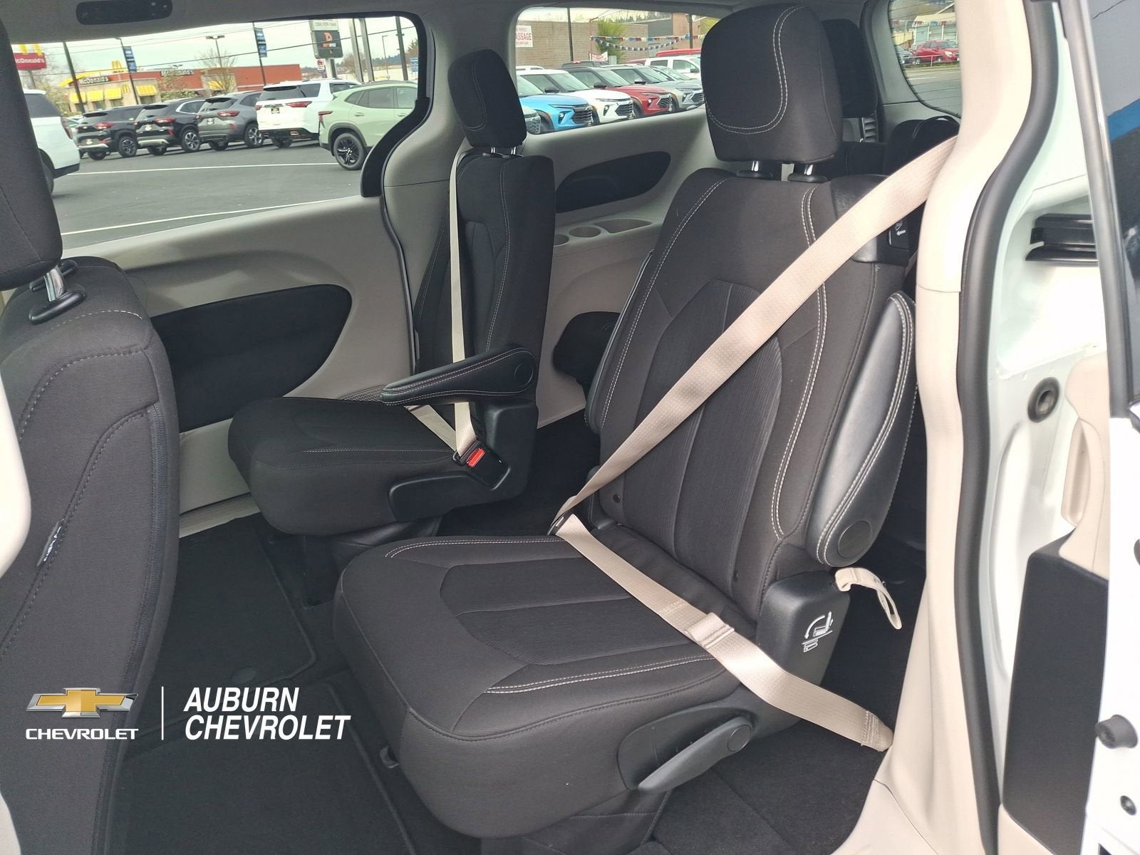 2024 Chrysler Voyager LX